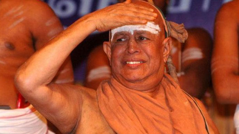 ശ​ങ്ക​രാ​ചാ​ര്യ ജ​യേ​ന്ദ്ര സ​ര​സ്വ​തി സമാധിയായി