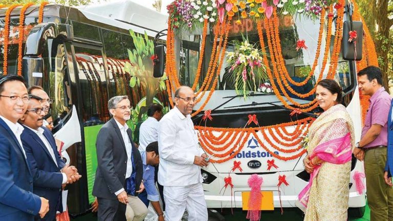 ഇന്ത്യയിൽ ആദ്യമായി നിർമിച്ച ഇലക്ട്രിക് ബസ് – ചിത്രങ്ങൾ കാണാം