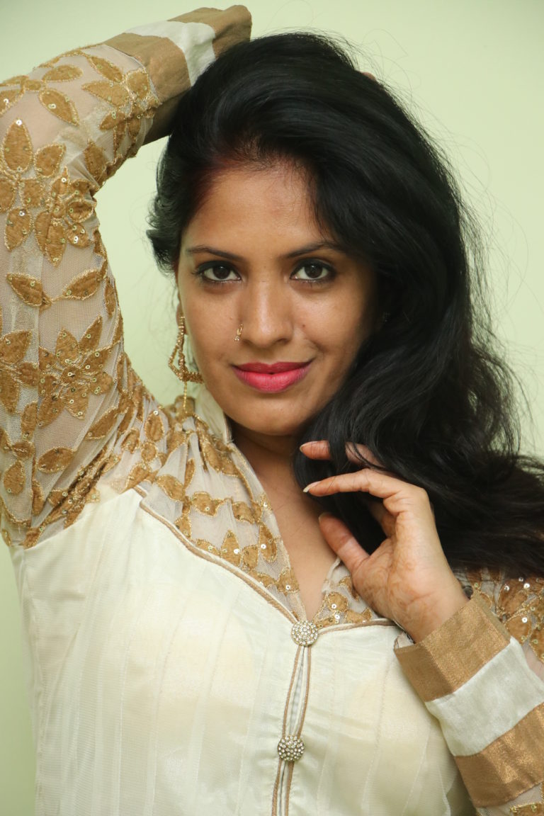 അനുഷ്‌കയുടെ തോഴി ഹസീന ബിഗ് സ്‌ക്രീനിൽ  !