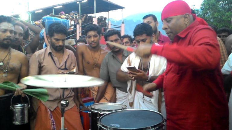 ശബരിമല നടപ്പന്തലിൽ ശിവമണിക്കും വിലക്ക്