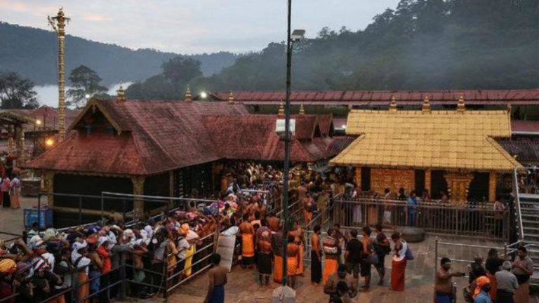 ശബരിമലയിൽ മകരവിളക്കിന് മുന്നോടിയായി ഭക്തരിൽ നിയന്ത്രണം