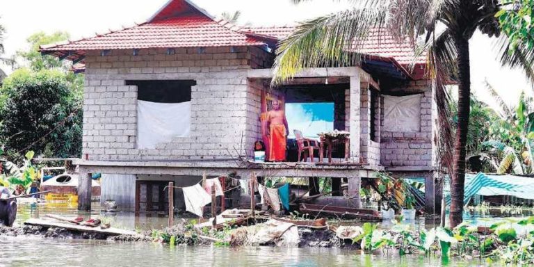 വനിതാ മതിലിന്റെ പേരിൽ വായ്പകൾ നിഷേധിക്കുന്നു