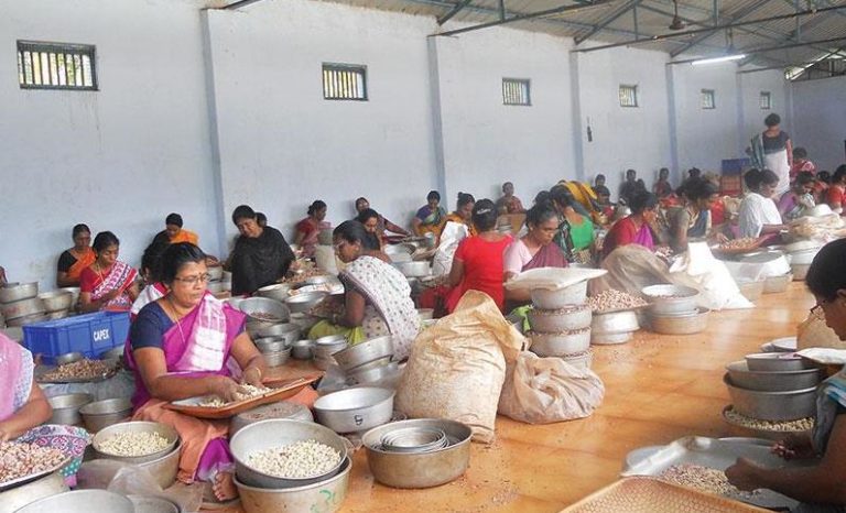 മെയ് 1 ലോക തൊഴിലാളി ദിനം കശുവണ്ടി മേഖലയിൽ കശുവണ്ടി തൊഴിലാളി വഞ്ചനാ ദിനമായി ആചരിച്ചു