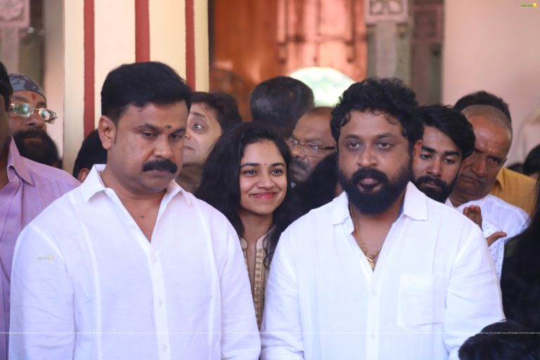 ദിലീപിന്റെ സഹോദരന്റെ പുതിയ ചിത്രത്തിന്റെ പൂജ ചടങ്ങിൽ മകൾ  മീനാക്ഷിയും ; വിഡിയോ കാണാം