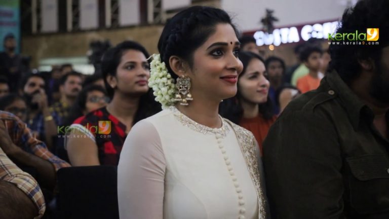 പൊറിഞ്ചു മറിയം ജോസ് ട്രെയിലർ ലോഞ്ച് നടത്തി  മോഹൻലാൽ ലുലു മാളിൽ, ആവേശം ; വീഡിയോ കാണാം