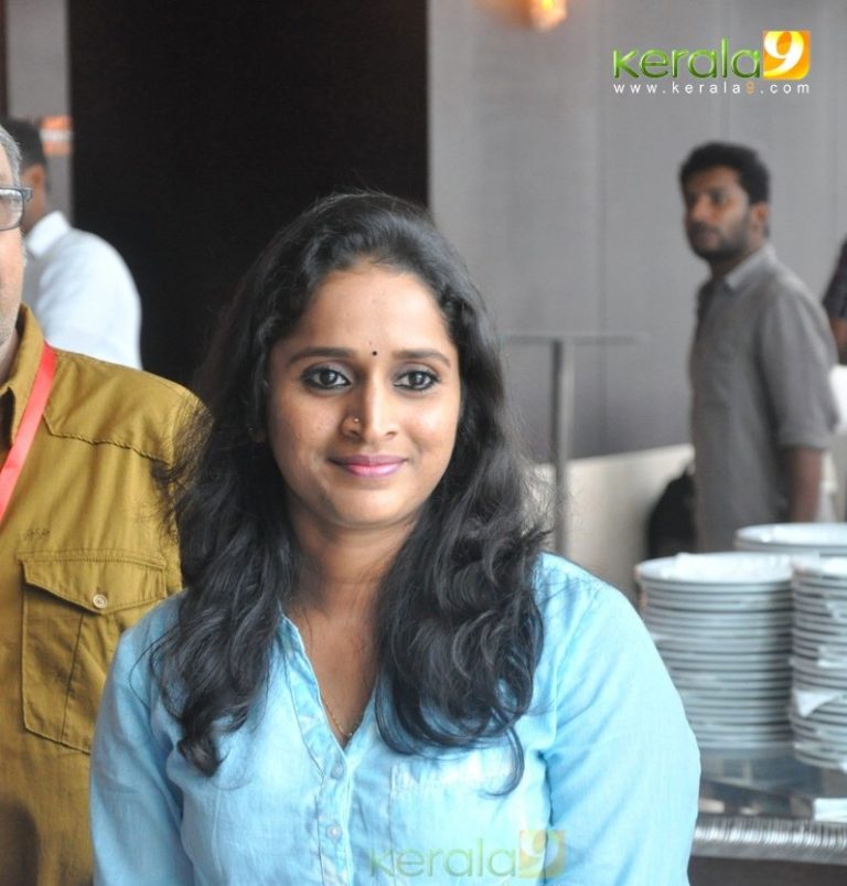 ഈ പ്രതികളെ എന്റെ കയ്യില്‍ കിട്ടിയാല്‍ ഞാന്‍ ഇതിനേക്കാള്‍ ഭീകരമായി ശിക്ഷിച്ചേനെ: സുരഭി ലക്ഷ്മി