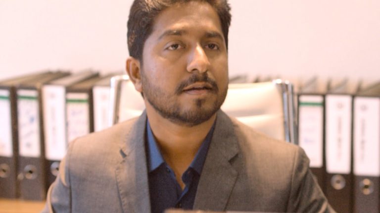 വർഷങ്ങൾക്കു മുന്നേ അപ്രതീക്ഷിതമായി കീരവാണിയെ പരിചയപ്പെടാൻ കഴിഞ്ഞതിന്റെ കുറിപ്പുമായി നടൻ വിനീത് ശ്രീനിവാസൻ