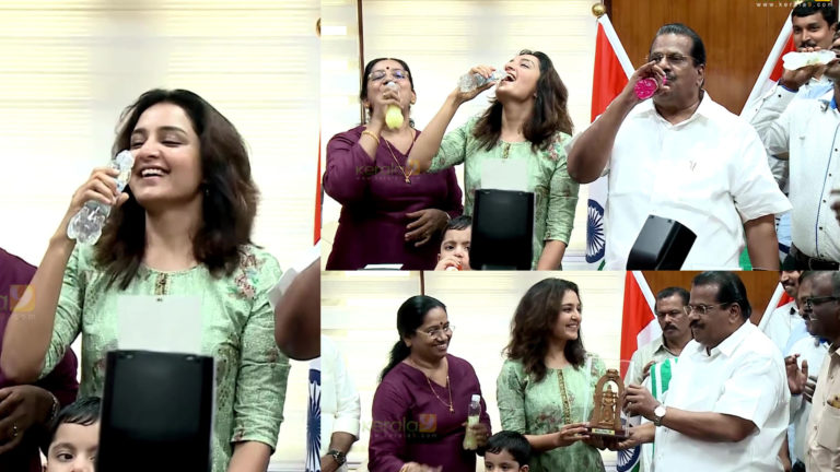 പനം കള്ള് കോള കുടിച്ച് മഞ്ജു വാര്യർ