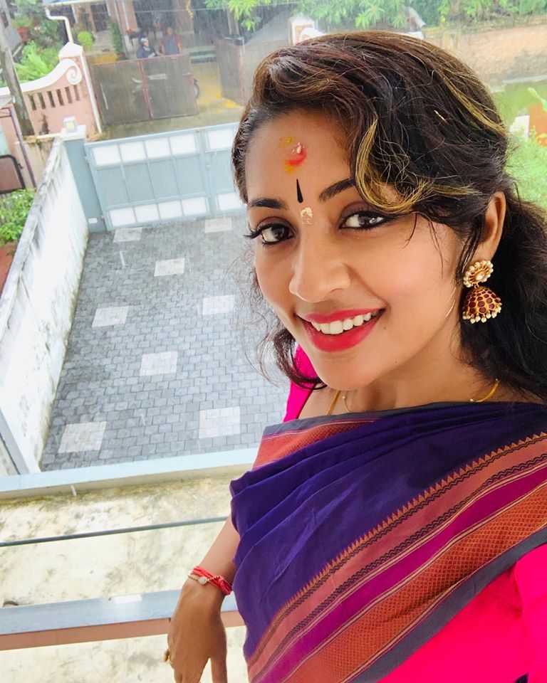 നവ്യ തിരിച്ചെത്തുന്നു