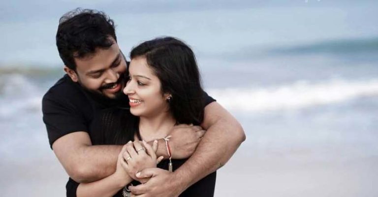 കുടുംബചിത്രം പങ്കുവച്ച് ഭഗത് മാനുവല്‍