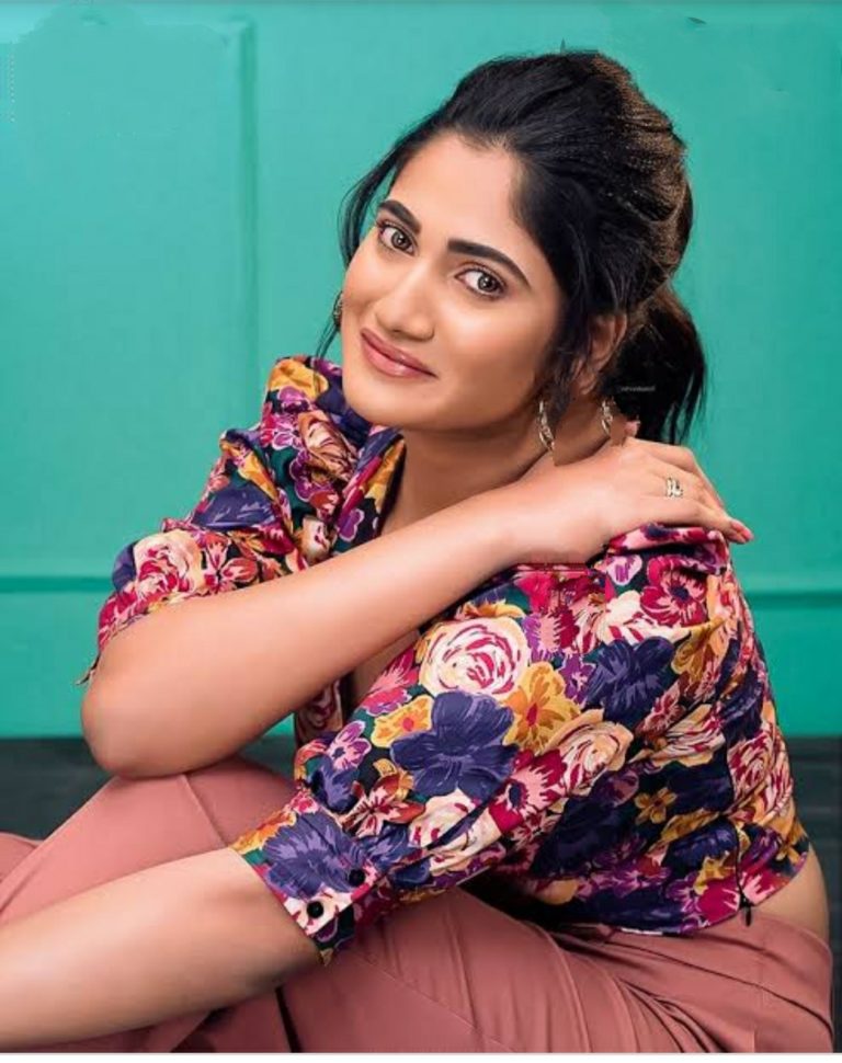 മൾട്ടി സ്റ്റാർ ചിത്രമായി മാറുന്ന ഹർഭജൻ സിങ്ങിന്റെ ഫ്രണ്ട്ഷിപ്പിൽ   ബിഗ്ബോസ്സ്‌ ലോസ്‌ലിയാ മരിയനേശൻ നായിക!