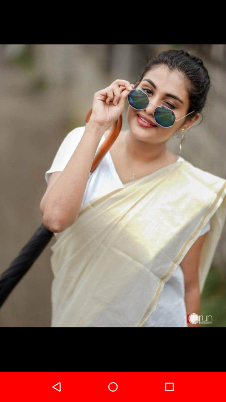 അച്ചായത്തി ലുക്കിൽ എലീന പടിക്കൽ