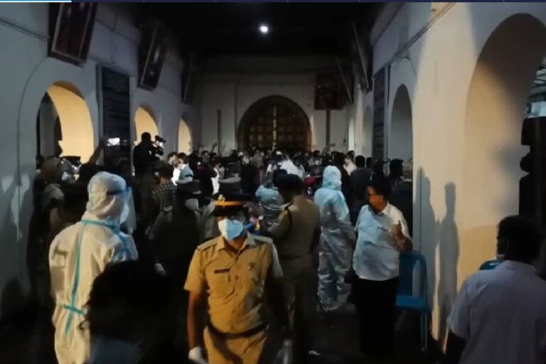 മുളന്തുരുത്തി മാർത്തോമൻ പള്ളി ജില്ലാ ഭരണകൂടം ഏറ്റെടുത്തു