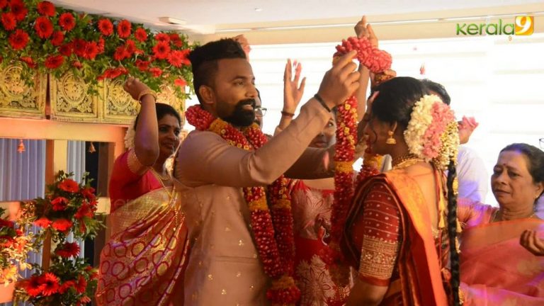 സീരിയൽ നടി ശരന്യ ആനന്ദ് വിവാഹിതയായി വീഡിയോ കാണാം
