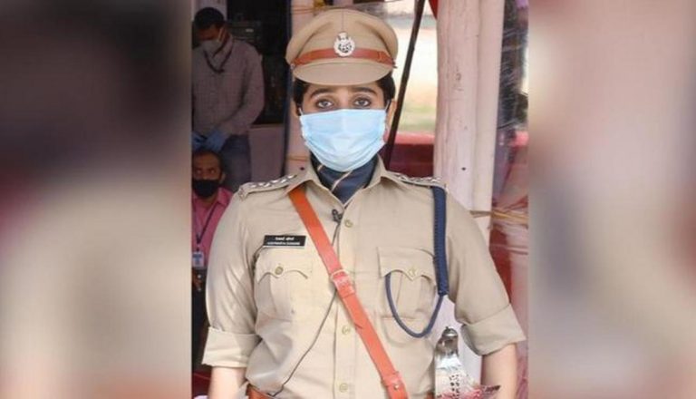 മഫ്തിയിലെത്തിയ ഡിസിപിയെ തടഞ്ഞ പോലീസ്‌കാരിക്ക് ട്രാഫിലേക്ക് മാറ്റം