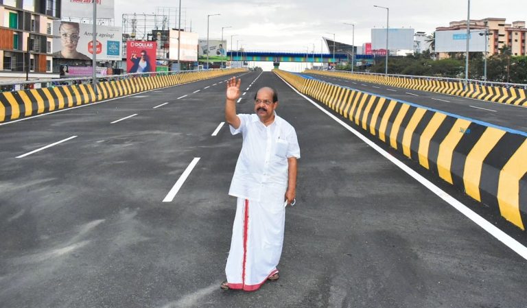 പൊതുമരാമത്തുവകുപ്പ് കിടുക്കി; വൈറ്റിലയിലും കുണ്ടന്നൂരും ലാഭിച്ചത് 15 കോടി