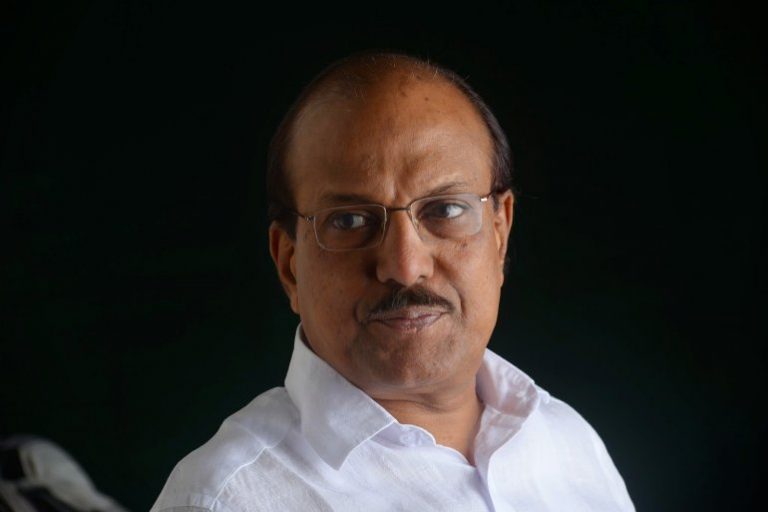കുഞ്ഞാലിക്കുട്ടി എം പി സ്ഥാനം രാജിവെച്ചു