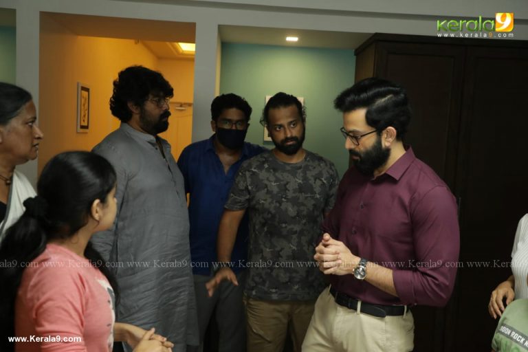 ജോജു ജോർജ്ജും പൃഥ്വിരാജും കേന്ദ്രകഥാപാത്രങ്ങളാകുന്ന ‘സ്റ്റാർ’ ഒരുങ്ങുന്നു