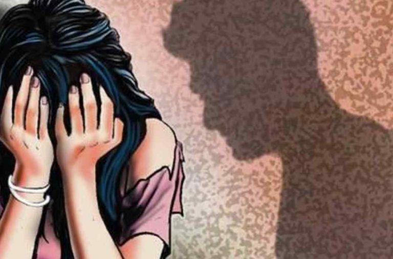 ഐപിഎസ് ഉദ്യോഗസ്ഥയെ പീഡിപ്പിക്കാന്‍ ശ്രമിച്ചെന്ന പരാതി: ഡിജിപിക്കെതിരെ കേസ്