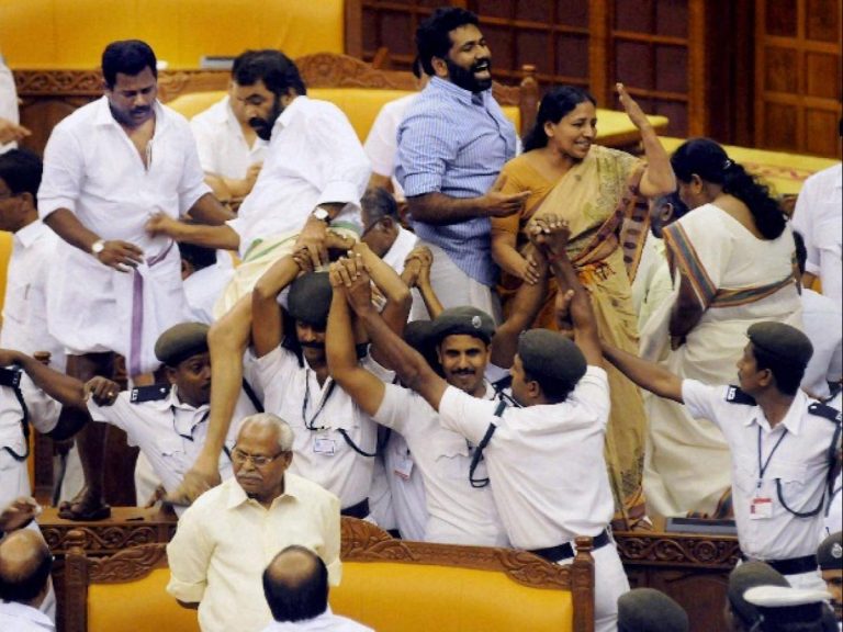 നിയമസഭാ കയ്യാങ്കളിക്കേസ് പിന്‍വലിക്കാന്‍ സര്‍ക്കാരിന് കഴിയില്ലെന്ന് സുപ്രീംകോടതി