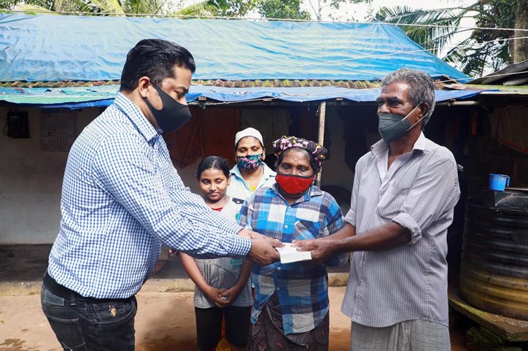 ബാങ്ക് വായ്പ തീർത്ത് വാക്ക് പാലിച്ച എം എ യൂസഫലിക്ക് നന്ദി പറഞ്ഞ്  കുടുംബം