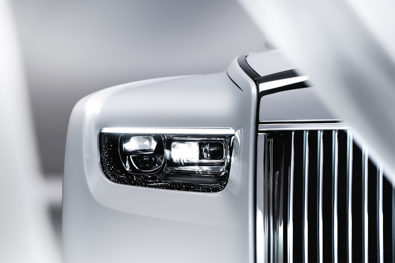 P90462833 lowRes rolls royce phantom
