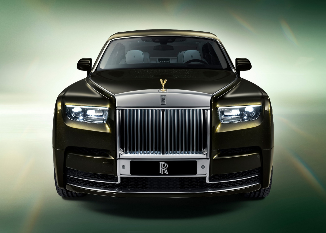 P90462839 lowRes rolls royce phantom