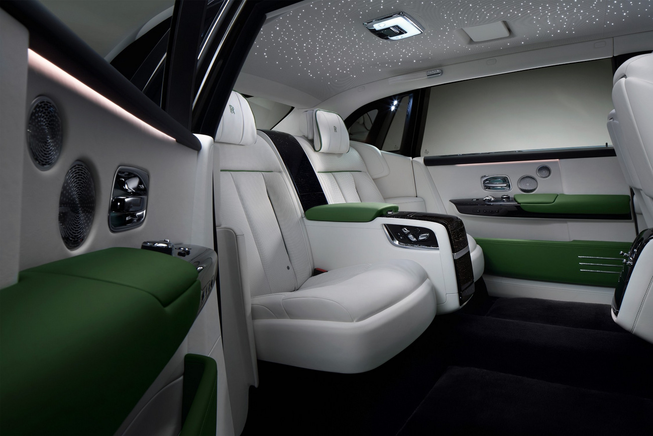 P90462842 lowRes rolls royce phantom