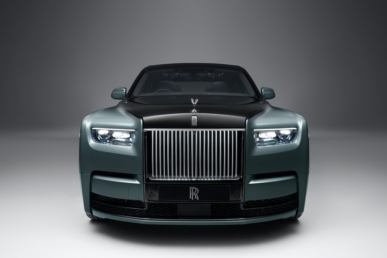 P90462867 lowRes rolls royce phantom