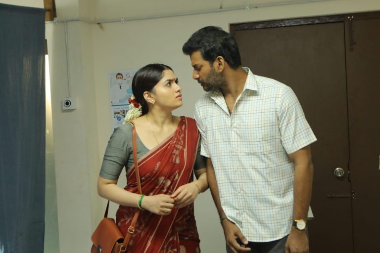 കോരി തരിപ്പിക്കുന്ന ആക്ഷനുമായി ആളി പടർന്ന് വിശാലിൻ്റെ  ‘ ലാത്തി ‘ ടീസർ