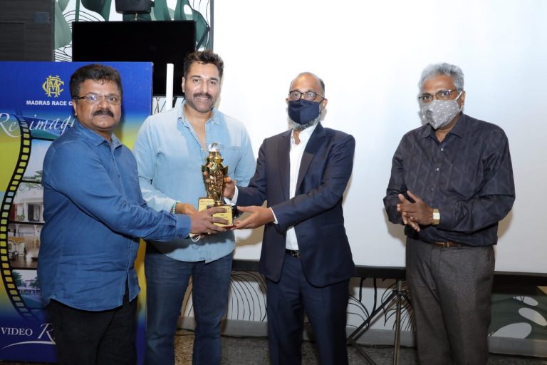 സ്നൂക്കർ ടൂർണമെൻ്റിൽ<br>നടൻ റഹ്മാന് ട്രോഫി