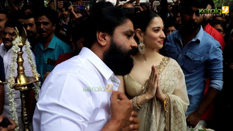 ഗണപതി പപ്പാ മോറിയ ഉറക്കെ വിളിച്ച് തമന്ന ; ദിലീപ് ചിത്രത്തിന് കൊട്ടാരക്കര ക്ഷേത്രത്തിൽ തുടക്കം