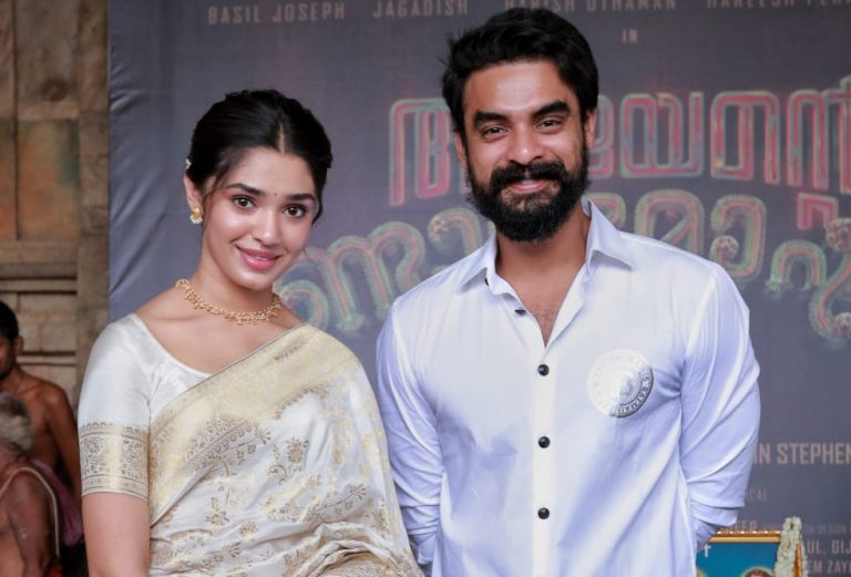 ടൊവീനോ ത്രിപ്പിൾ റോളിൽ എത്തുന്ന ‘അജയന്റെ രണ്ടാം മോഷണം’; ചിത്രത്തിൽ കൃതി ഷെട്ടി ജോയിൻ ചെയ്തു