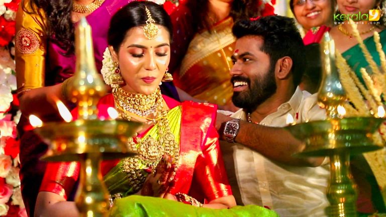 ഐഡിയ സ്റ്റാർ സിങ്ങർ ശ്രീനാഥും സേതുവിൻറെ മകളും വിവാഹിതരായി; വീഡിയോ കാണാം