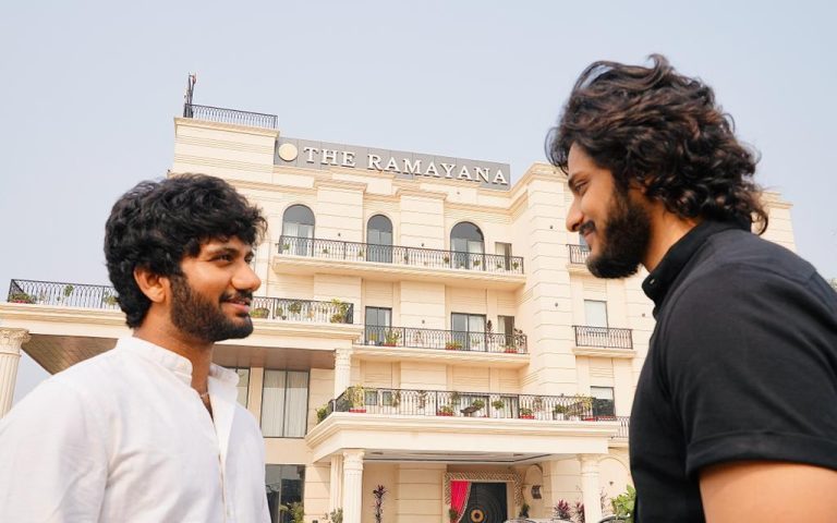 ശ്രീരാമന്റെ അനുഗ്രഹം തേടി പ്രശാന്ത് വർമ്മയും തേജ സജ്ജയും ഹനുമാൻ ടീമും അയോധ്യ ക്ഷേത്രം സന്ദർശിക്കുന്നു