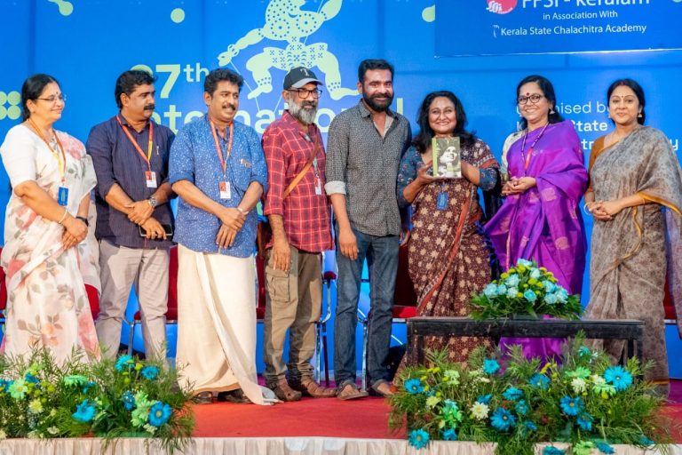 IFFK 2022: നിത്യ ലളിത.. കെ പി എ സി ലളിതയുടെ അഭിനയജീവിതം പ്രകാശിപ്പിച്ചു