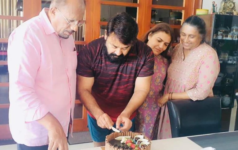 മോഹൻലാലിന്റെ കൂടെ പുതുവർഷതുടക്കം കുറിച്ച് ഭദ്രൻ