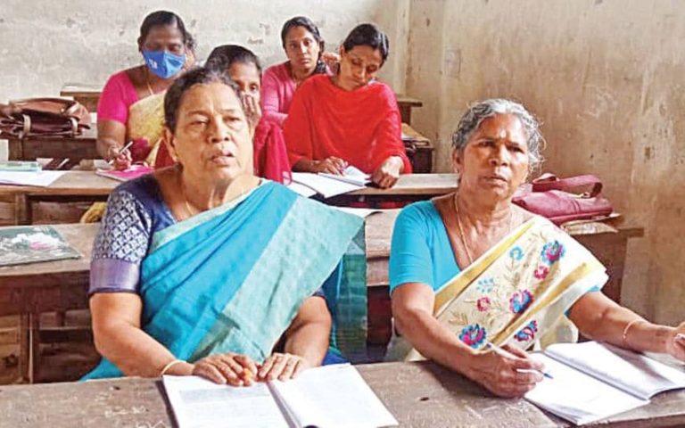‘മഹേഷിന്റെ പ്രതികാരം’ എന്ന ചിത്രത്തിൽ അമ്മച്ചിയായി പ്രധാനവേഷമിട്ട നടി ലീന ആന്റണി (73) പത്താം ക്ലാസ്സ്‌ പാസ്സായി