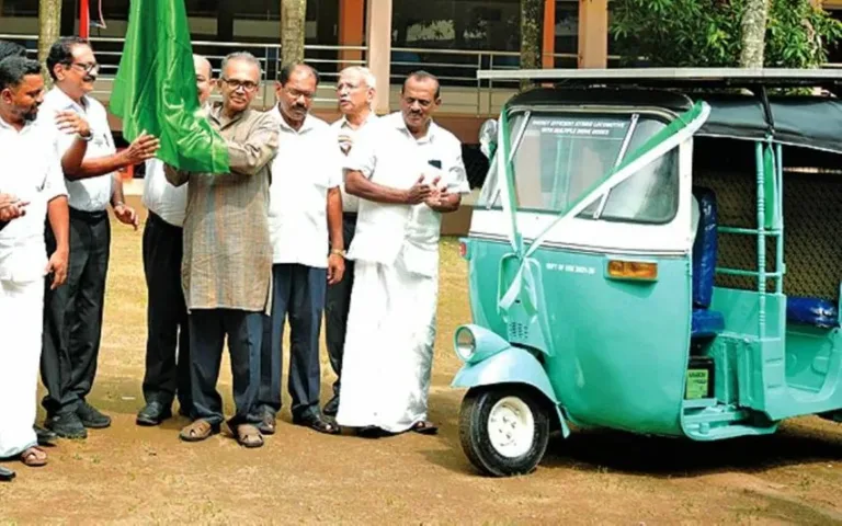 പഴഞ്ചനായി പുറംതള്ളിയ ഓട്ടോറിക്ഷ ഹൈബ്രീഡാക്കി വിദ്യാർത്ഥികൾ; കരവിരുതിന് കയ്യടി