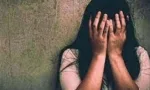 നടുറോഡിൽ യുവതിയെ കയറിപ്പിടിക്കാന്ഡ ശ്രമിച്ച് യുവാവ്; ചെന്നൈയിൽ ഹോട്ടൽ തൊഴിലാളിയെ കയ്യോടെ പൊക്കി പൊലീസ്