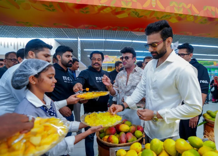 ഇനി ലുലുവിൽ മാമ്പഴക്കാലം: ലുലു മാം​ഗോ ഫെസ്റ്റിന് തുടക്കമായി