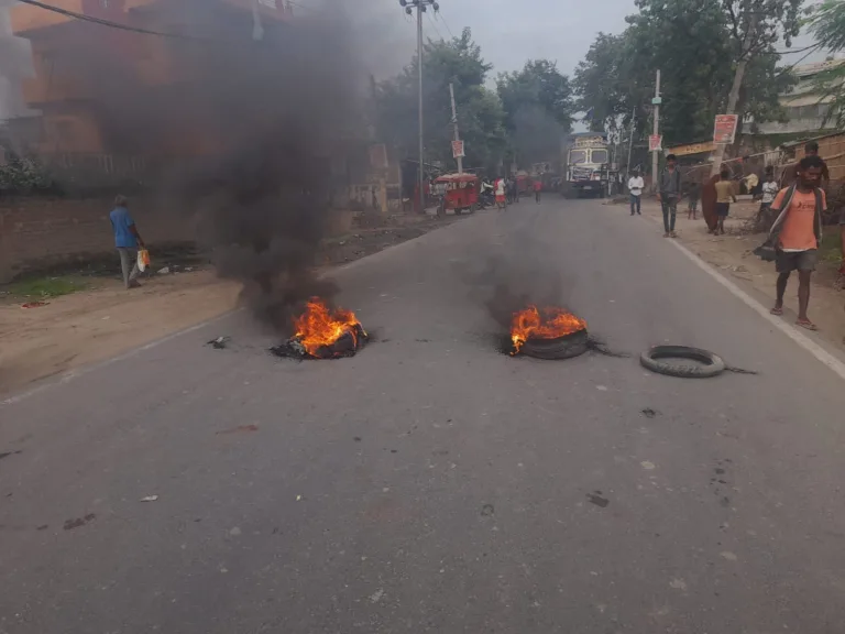 ദേശീയപണിമുടക്ക് രാജ്യതലസ്ഥാനത്ത് ഏശിയില്ല, കൊൽക്കത്തയിലും ബീഹാറിലും അക്രമസംഭവങ്ങൾ