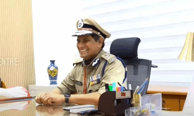 റവാഡ ചന്ദ്രശേഖർ സംസ്ഥാന പൊലീസ് മേധാവിയായി ചുമതലയേറ്റു