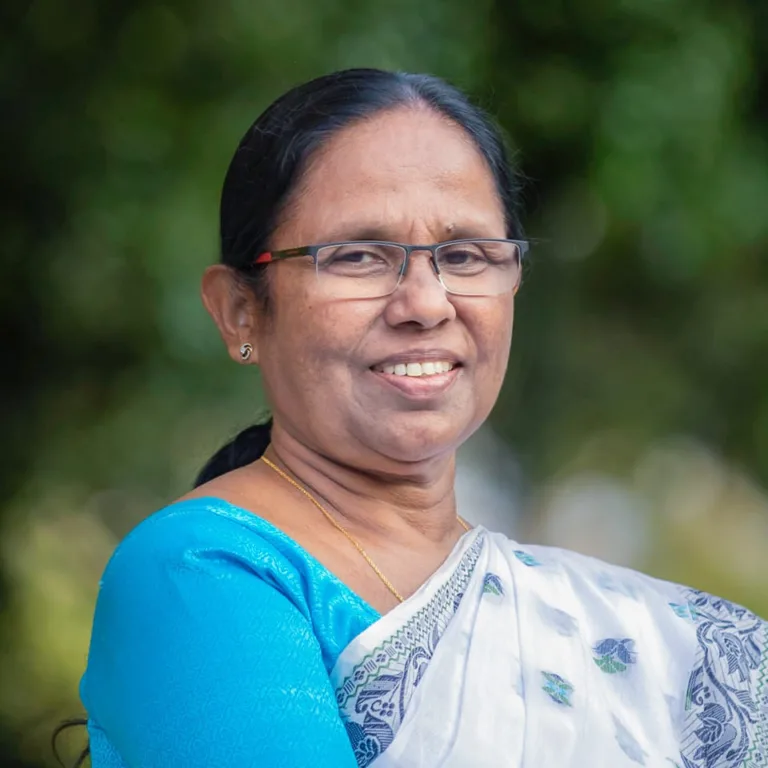 സി സദാനന്ദൻ വധശ്രമക്കേസ് പ്രതികൾക്ക് യാത്രയയപ്പ്- ചടങ്ങിലെത്തിയതിനെ ന്യായീകരിച്ച് കെ കെ ശൈലജ എം എൽ എ.