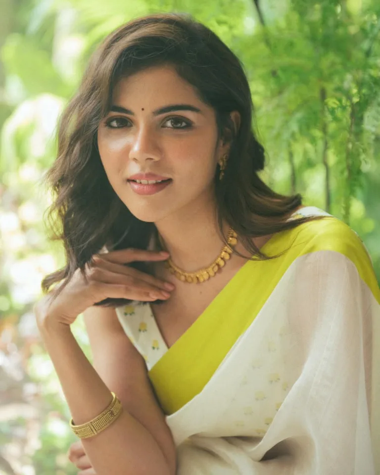 ഇന്ത്യയിലെ ആദ്യ ലേഡി സൂപ്പർ ഹീറോയെ അവതരിപ്പിച്ച് ദുൽഖർ; “ലോക – ചാപ്റ്റർ വൺ:ചന്ദ്ര” വരുന്നു