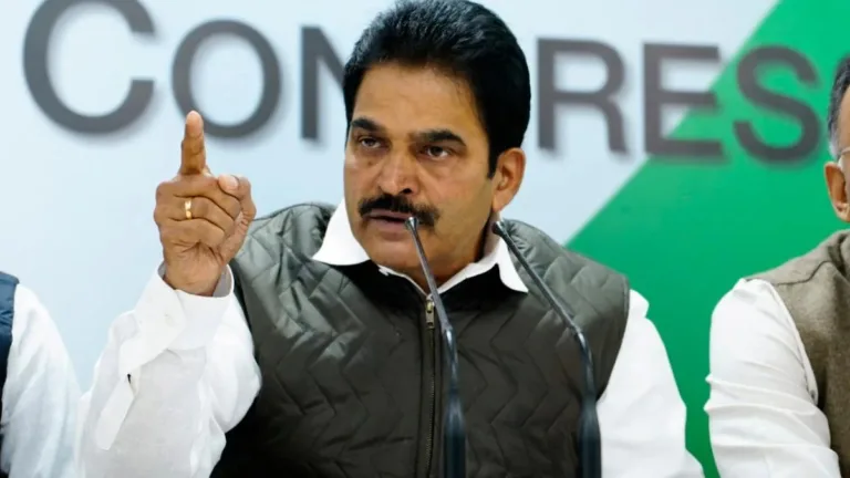 വയനാട്ടിലെ ​ഗ്രൂപ്പ് പോരിൽ ഇടപെടലുമായി കെ.സി വേണു​ഗോപാൽ