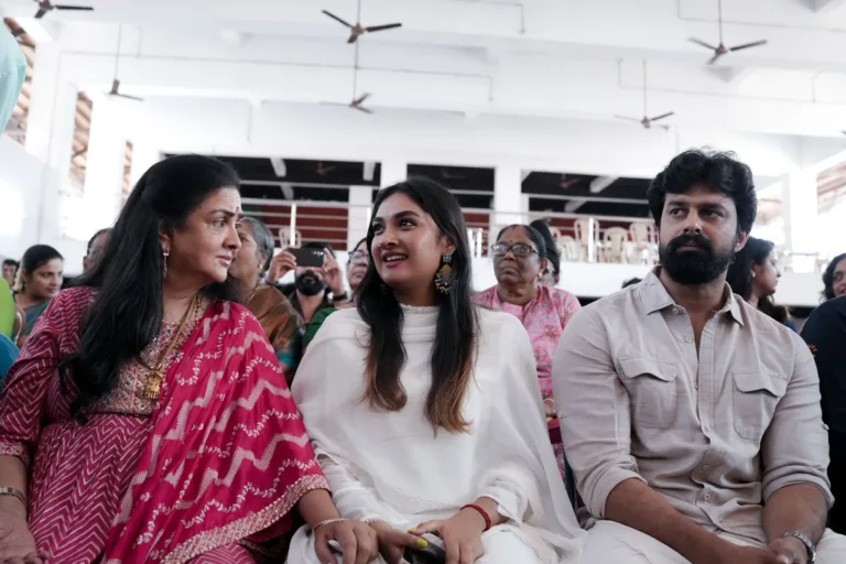 ഉർവശിയും മകൾ തേജാലക്ഷ്മിയും ഒരുമിച്ചഭിനയിക്കുന്ന ചിത്രം പാബ്ലോ പാർട്ടിയുടെ പൂജ ചോറ്റാനിക്കരയിൽ നടന്നു