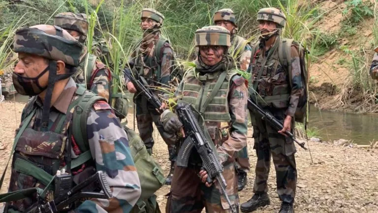 അസമിൽ വിഘടനവാദികളുടെ ​ഗ്രനേഡ് സ്ഫോടനം; മൂന്ന് ജവാന്മാർക്ക് പരിക്ക്; തിരിച്ചടിച്ച് സൈന്യം