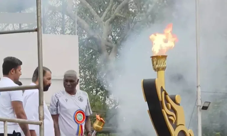 67ാമത് സംസ്ഥാന സ്കൂൾ കായികമേളയ്ക്ക് തലസ്ഥാനത്ത് തിരി തെളിഞ്ഞു; മുഖ്യമന്ത്രി പിണറായി വിജയൻ മേള ഉദ്ഘാടനം ചെയ്യും