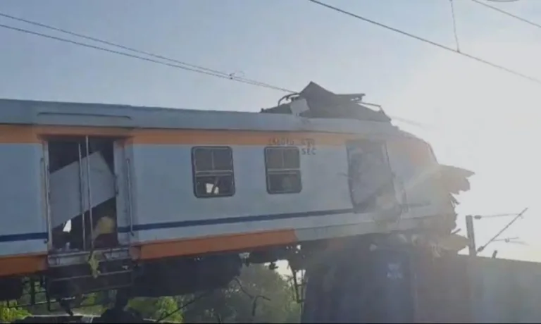 ഛത്തീസ്ഗഢിൽ ട്രെയിനുകൾ കൂട്ടിയിടിച്ച് അപകടം; ആറ് മരണം